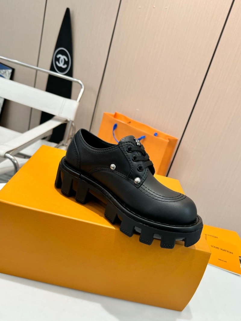 l0vis Vvtt0n loafers